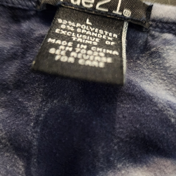 Tie dye rue 21 shirt - Picture 2 of 3